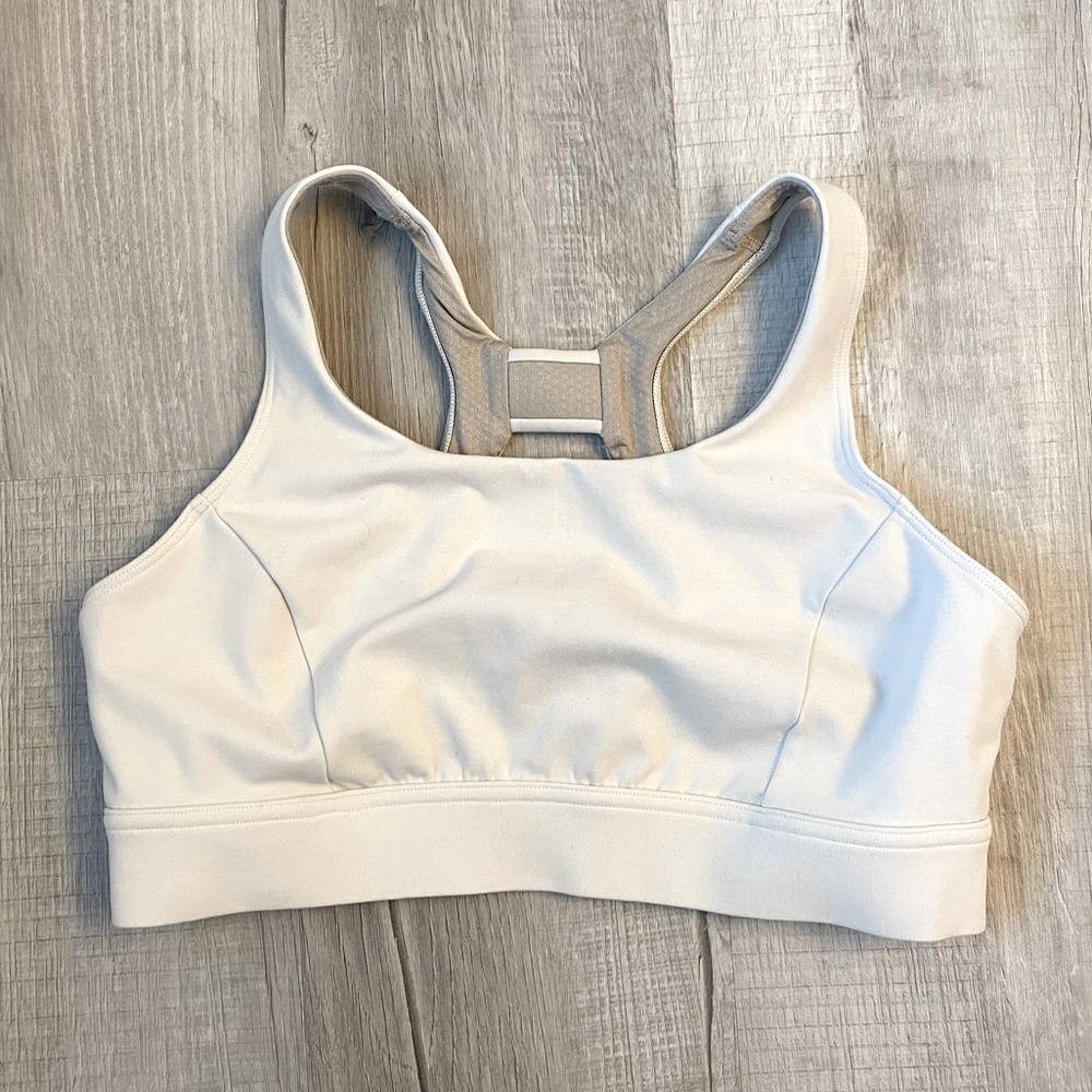 Lululemon Everlux Train Bra